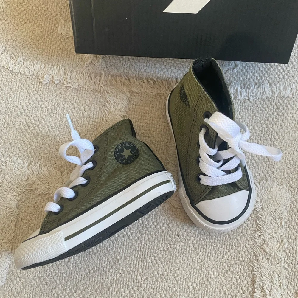NWT! Baby converse!